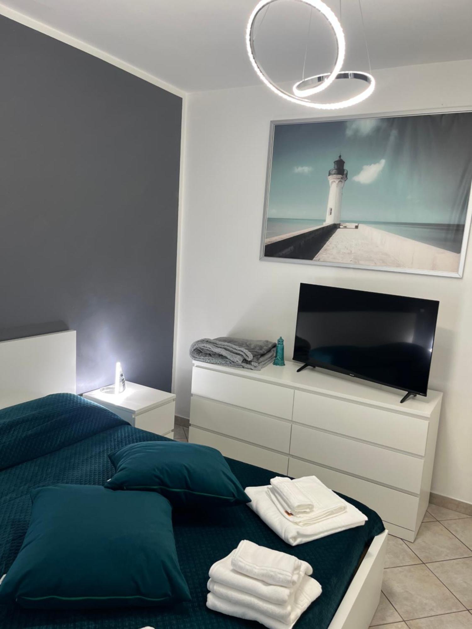 La Perla Del Mare - 9 Minutes From Fco Airport - Free Wifi E Netflix Apartment Fiumicino Ngoại thất bức ảnh
